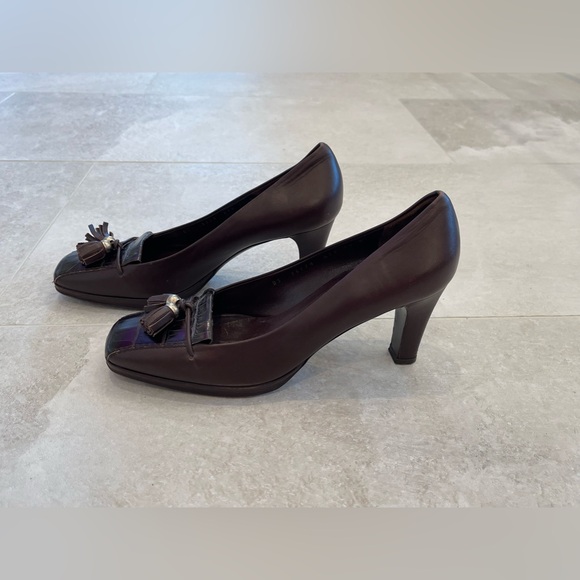 Ferragamo Ladies Leather Brown Tassel Croc 3” Block Heels Pumps 9.5 - Picture 14 of 14